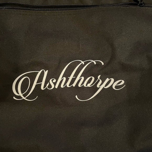 Guitar Case - Picture 6 of 7